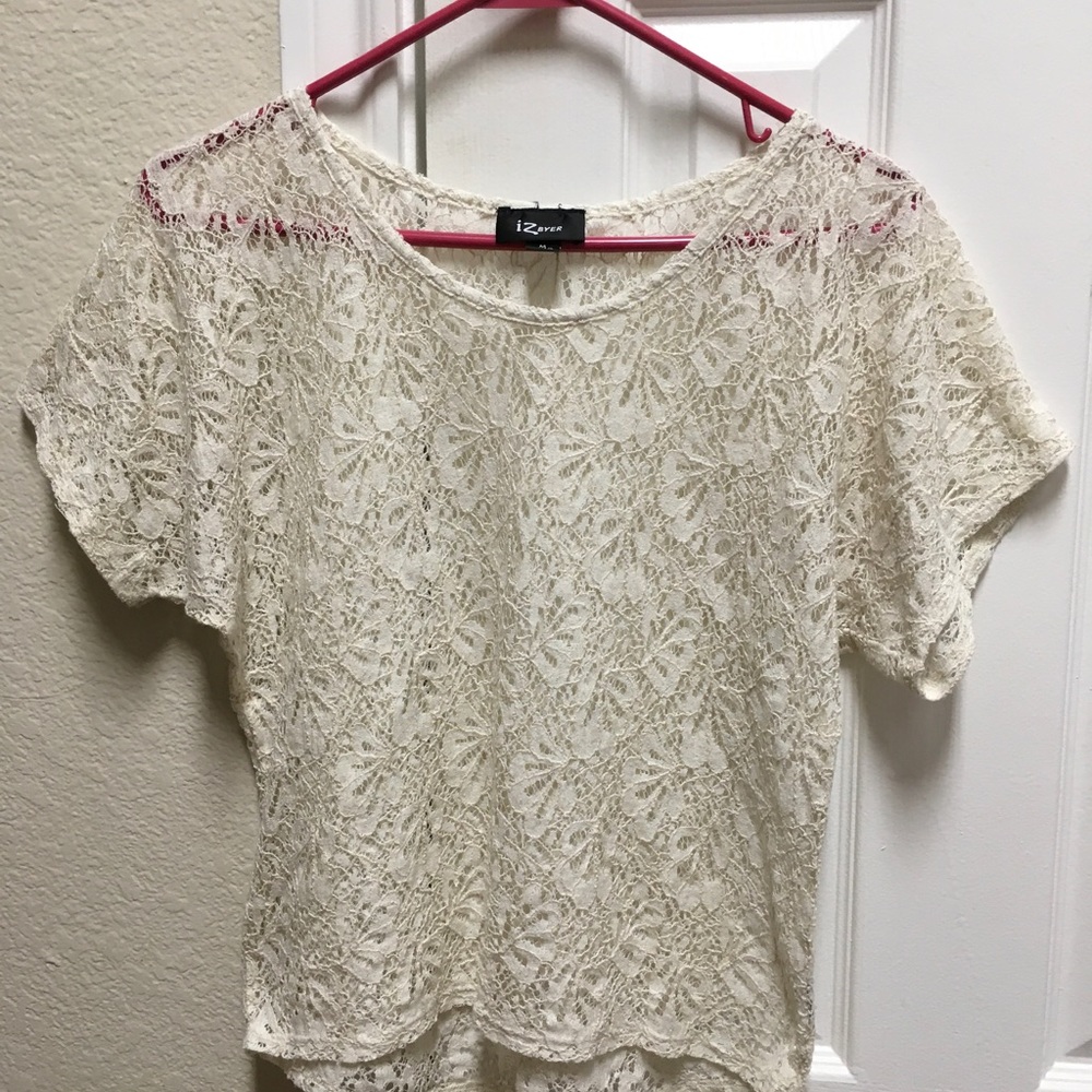 IZ Byer Size M Short Sleeve LacyTop